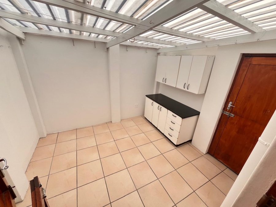 To Let 3 Bedroom Property for Rent in Beacon Bay Eastern Cape